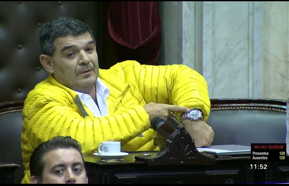 EnReJA intimó a Alfredo Olmedo a rendir cuentas sobre su sorteo de 100 dólares diarios  