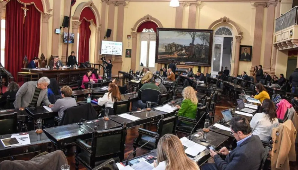 Diputados aprobó una iniciativa que castiga las "fake news" y protege a las personas de la violencia digital