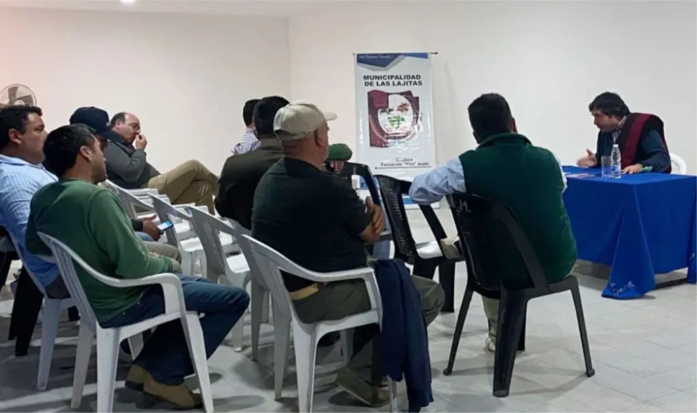Los transportistas y productores de granos llegaron a un acuerdo y levantaron el paro