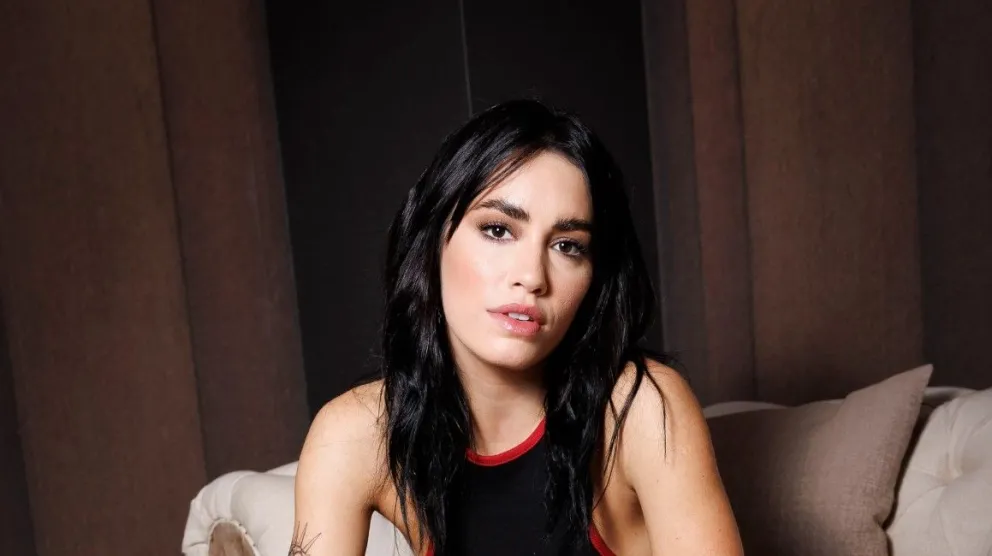 Lali Espósito lanzó "¿Quiénes son?" con Moria Casan: este es el impactante y polémico video