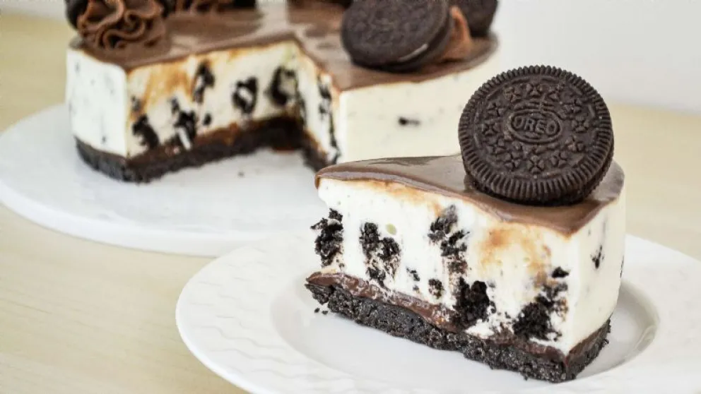 Exquisita tarta de oreo sin horno, muy fácil y súper económica: conocé la receta paso a paso