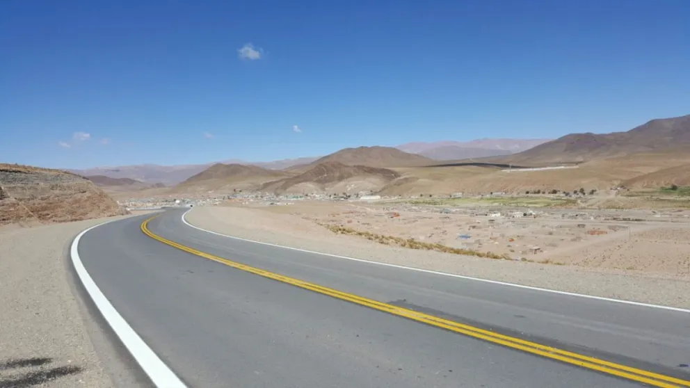 Avanzan las obras de pavimentación de la Ruta Nacional 51 