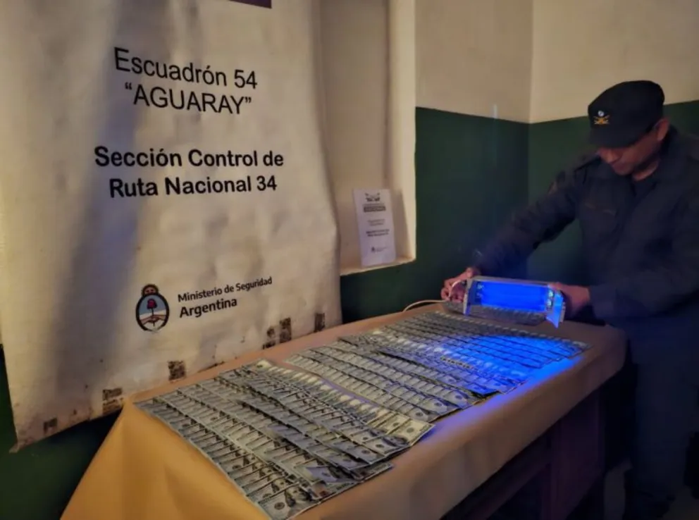 Aguaray: trasladaban neumáticos y dólares escondidos y fueron descubiertos