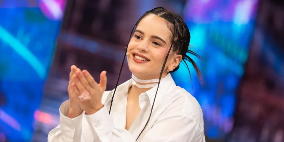 Rosalía se entera de esta insólita noticia mientras atraviesa su polémica ruptura con Rauw Alejandro