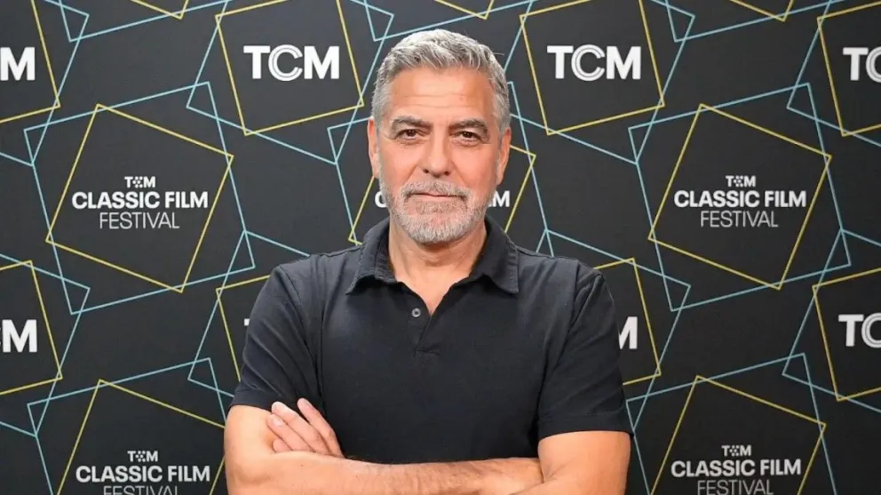 George Clooney no lo dudó: entre su amistad con Carlos III o el príncipe Harry, tomó esta decisión
