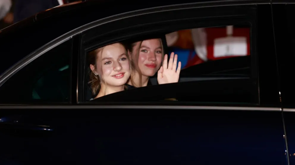 La princesa Leonor y la infanta Sofía rescatan a la familia real del naufragio con esta actitud
