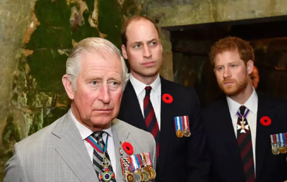 No piensa detenerse: esta es la nueva y brutal traición del príncipe Harry a Carlos III y a Guillermo