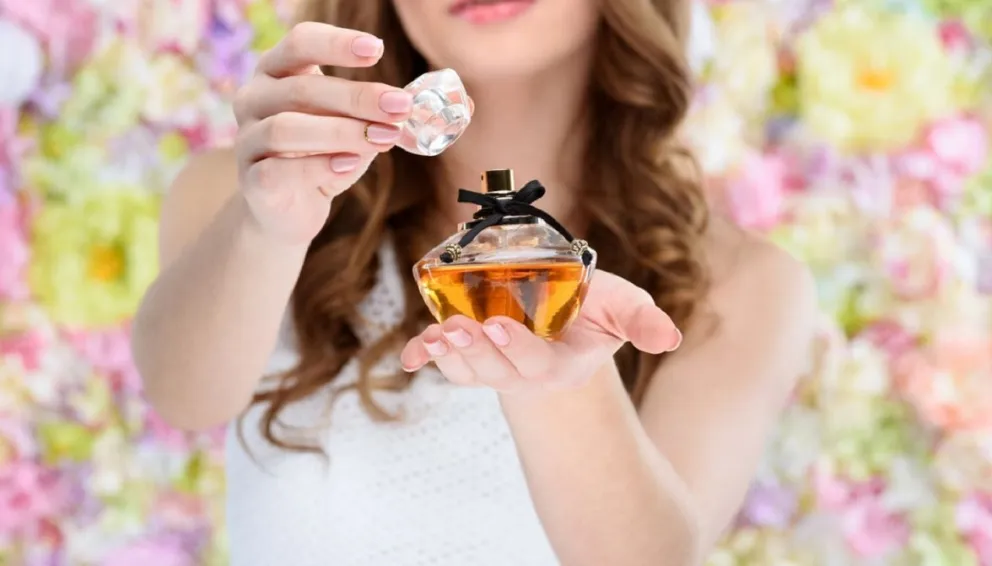 Secreto revelado: con este impresionante truco vas a oler rico todo el día sin usar nada de perfume