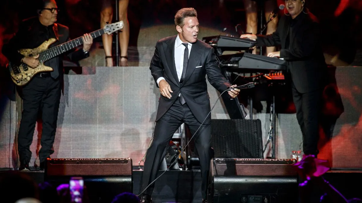 LUIS MIGUEL