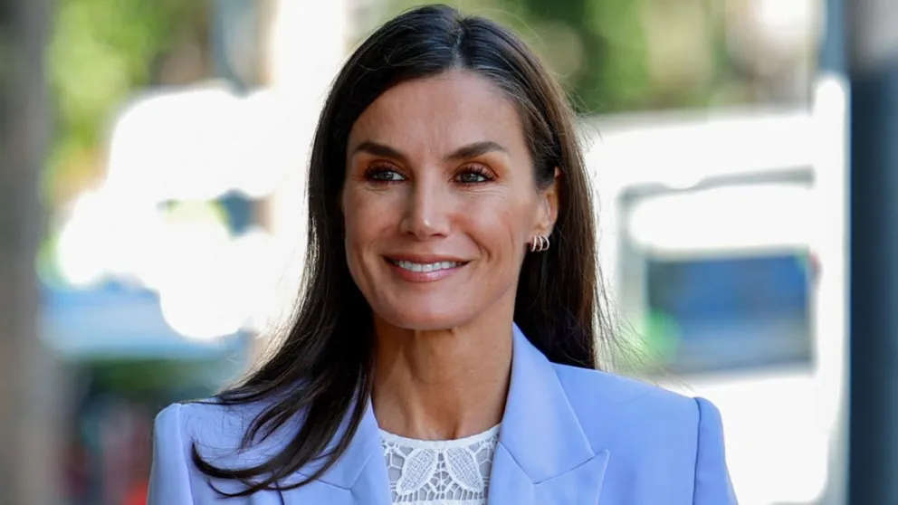 La reina Letizia fue duramente criticada por llevar este look muy revelador