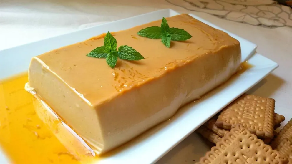 Así se prepara el exquisito budín de galletas: más sabroso que con pan y súper fácil