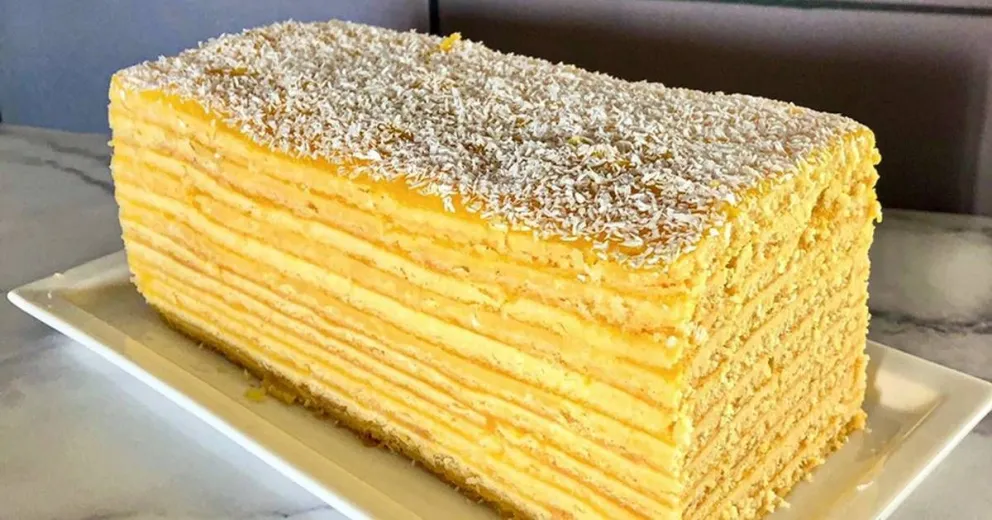 La receta que estabas esperando: una rica torta de panqueques con dulce de leche y sin horno