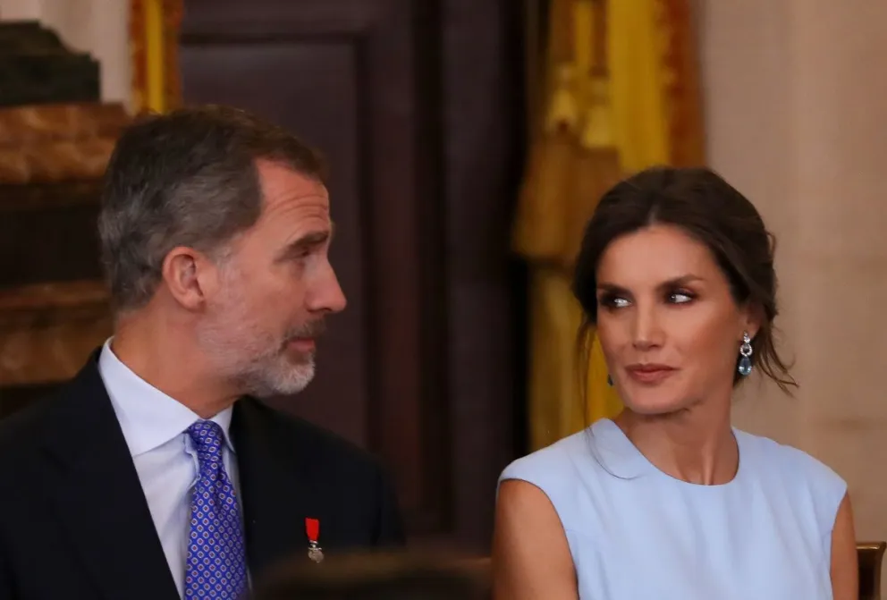 La familia real en crisis por este vicio del rey Felipe que la reina Letizia no tolera