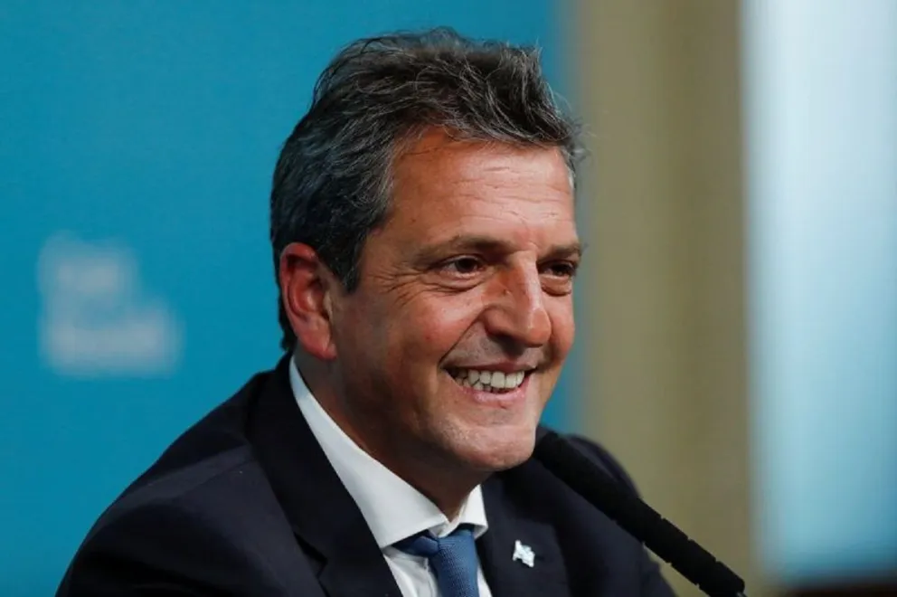En medio de un acto, Sergio Massa habló sobre el futuro del país y llamó a actuar "con inteligencia"