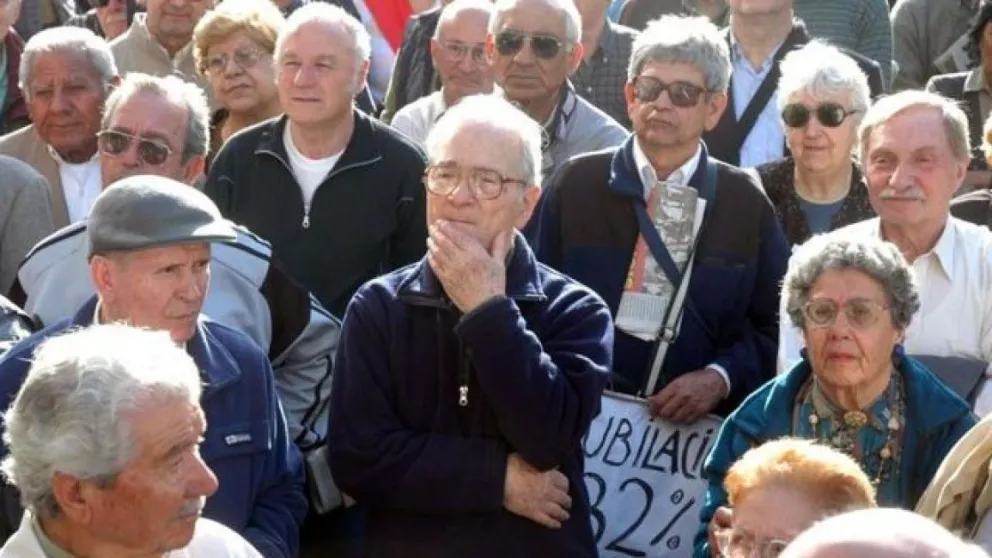 Ley Bases: así se verán afectados los jubilados con los cambios en las moratorias