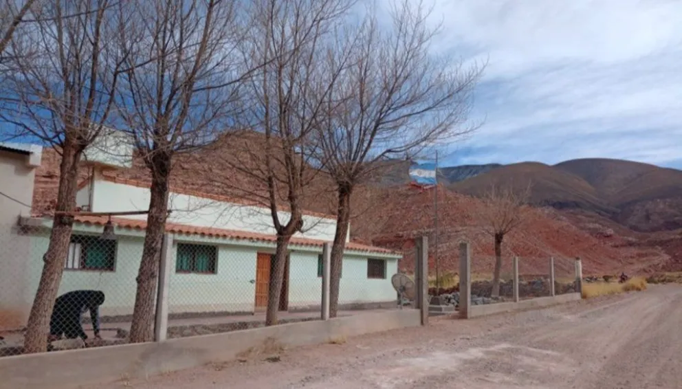 La Poma: en una escuela rural los chicos duermen en las aulas
