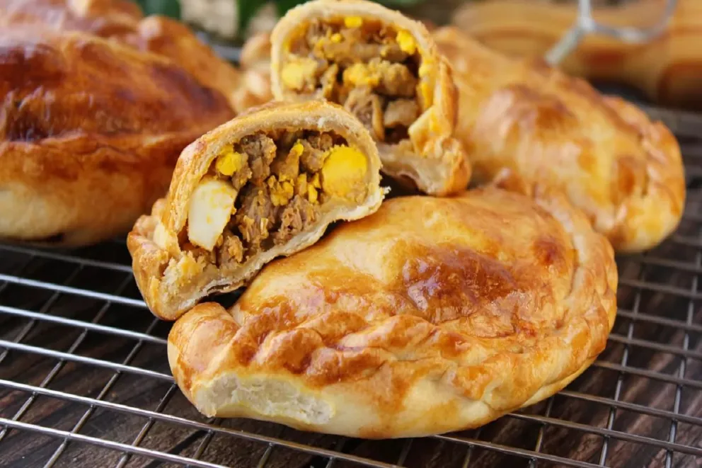 Aprende a preparar unas jugosas y crujientes empanadas tucumanas en pocos minutos