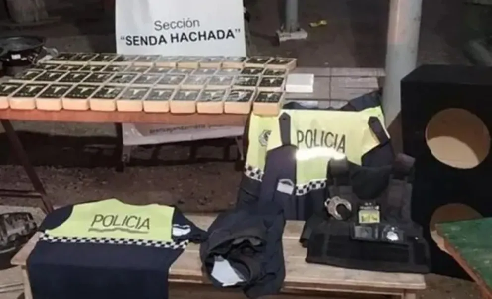 Un policía fue descubierto en medio de situaciones de contrabando de cocaína