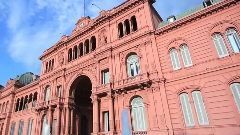 Tras el cierre de las votaciones, evacuaron la Casa Rosada por una amenaza de bomba