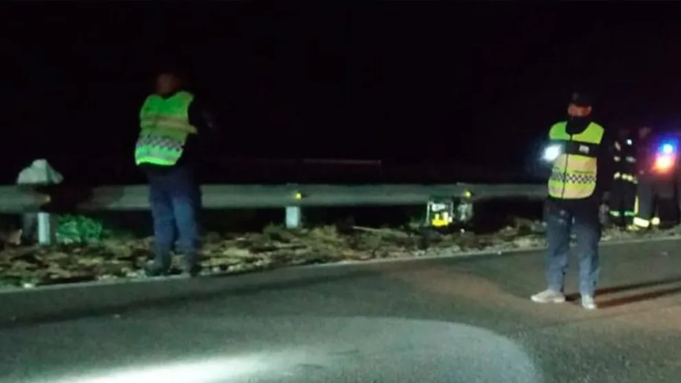 Trágico accidente en Salta: un auto volcó y murieron tres personas 
