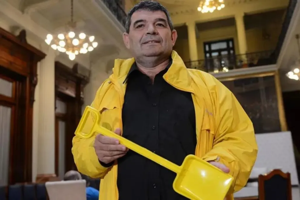 Escándalo en el Parlasur: Alfredo Olmedo se salió con la suya y expulsó a tres legisladores 