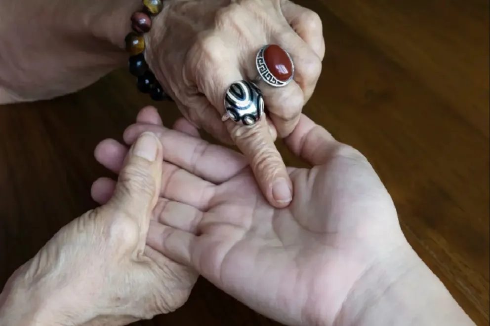 Si tienes la letra M en la palma de la mano, esto es lo que debes saber
