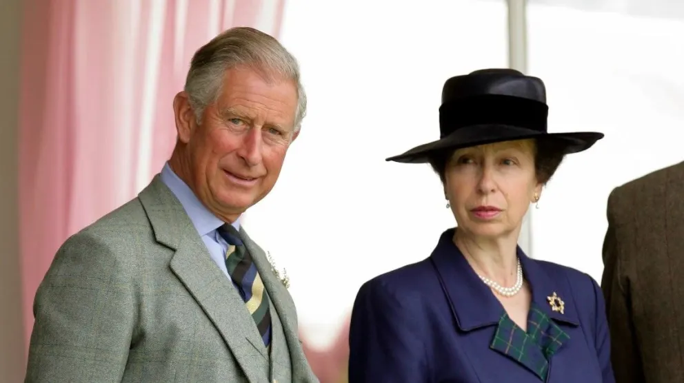 Carlos III quedó en evidencia: esta es la verdadera e increíble relación que mantiene con la princesa Ana