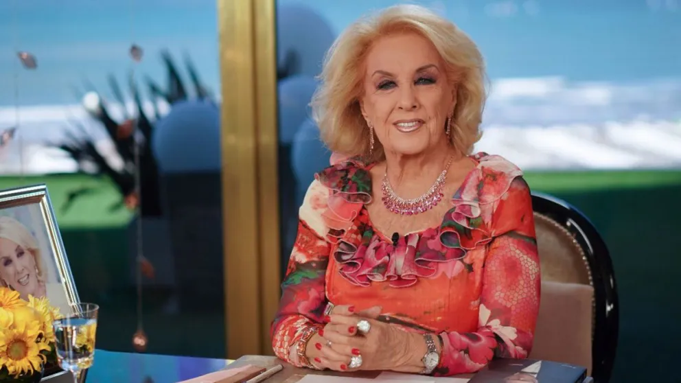 Furor total: el video que muestra el cálido y sorpresivo saludo de Luis Miguel a Mirtha Legrand