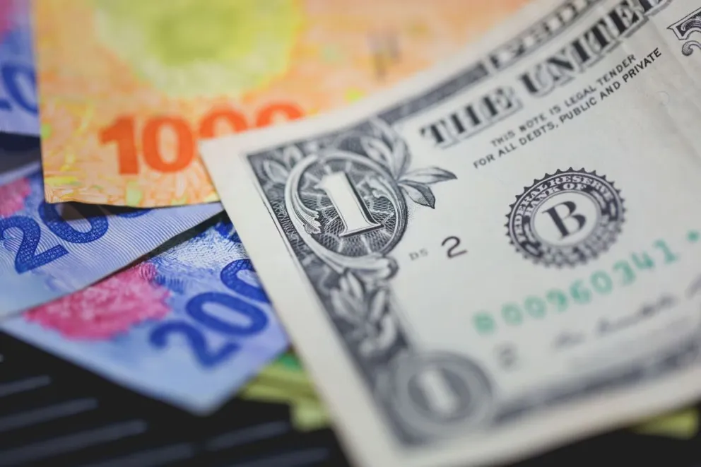 Dólar oficial y dólar blue: sorprende la cotización de este martes 22 de agosto 