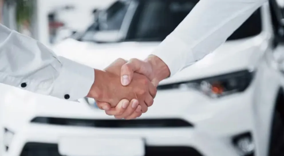 Qué decisión tomaron las automotrices con los precios de los 0 km ante la devaluación