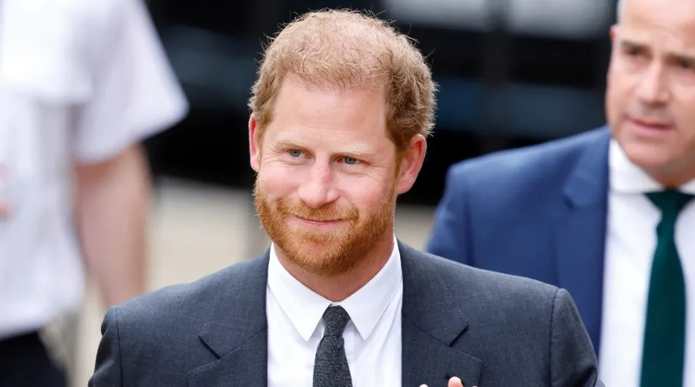 El príncipe Harry sufre terribles burlas tras hacer uso de Photoshop: fotos y memes