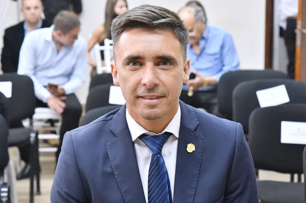 Guillermo Kripper expresó su preocupación por contrataciones millonarias de la administración actual