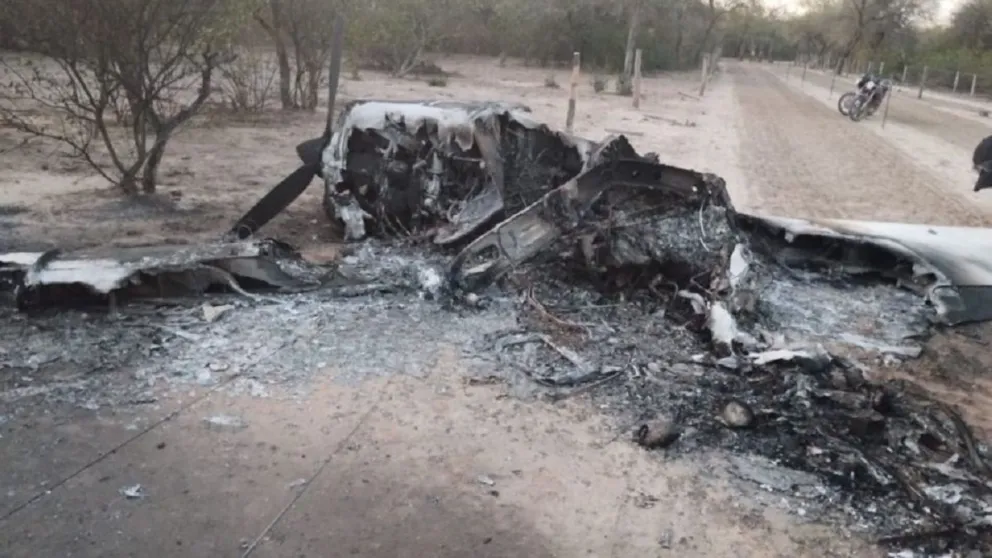Hallaron una avioneta narco incenciada en Santa Victoria Este