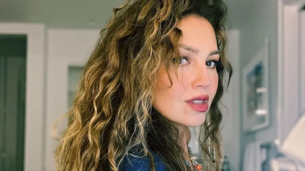 Se hizo viral el difícil momento de Thalía al quedar en ropa interior en un lugar público