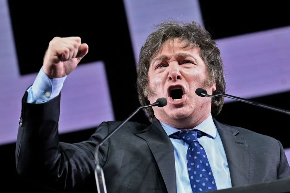 Javier Milei negó querer dolarizar el país en un día y explotó contra Juntos por el Cambio