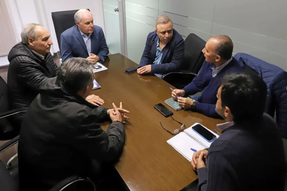 La intergremial solicitó al gobernador Gustavo Sáenz reabrir las paritarias