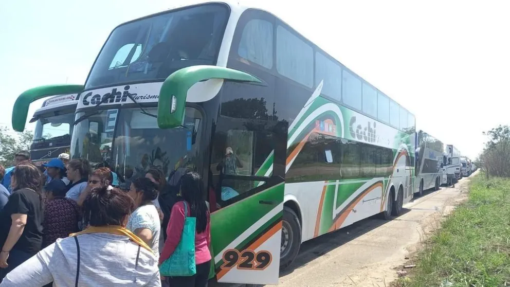 Virgen de Urkupiña: piqueteros estarían extorsionando a los salteños varados en Bolivia