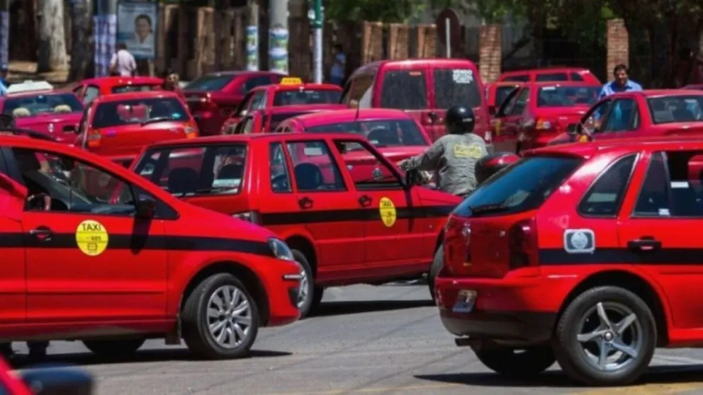 Anuncian nueva normativa para taxis y remises: de qué se trata y cuándo entra en vigencia