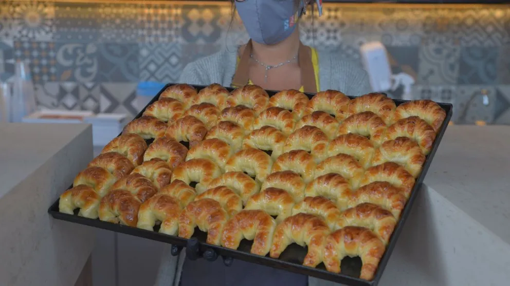 Conseguí las medialunas perfectas con pascualina: una receta muy fácil y económica