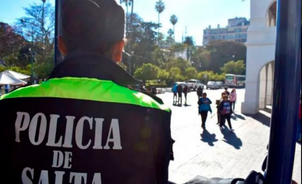 Increíble persecución en Villa Lavalle: una policía siguió a un ladrón hasta su casa y lo detuvo
