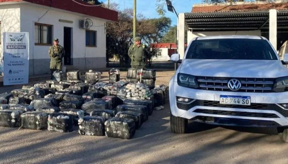 Dos conductores Intentaron evadir puestos de control con más de 700 kg de hojas de coca cada uno