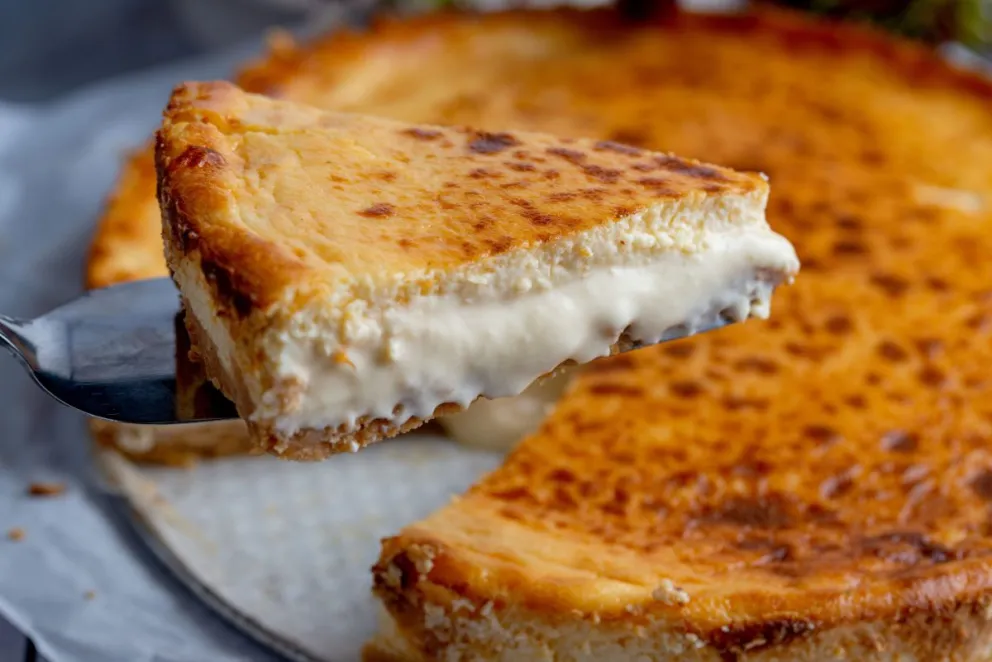 Te decimos cómo hacer la mejor Torta de queso, una receta fácil y clásica de Argentina