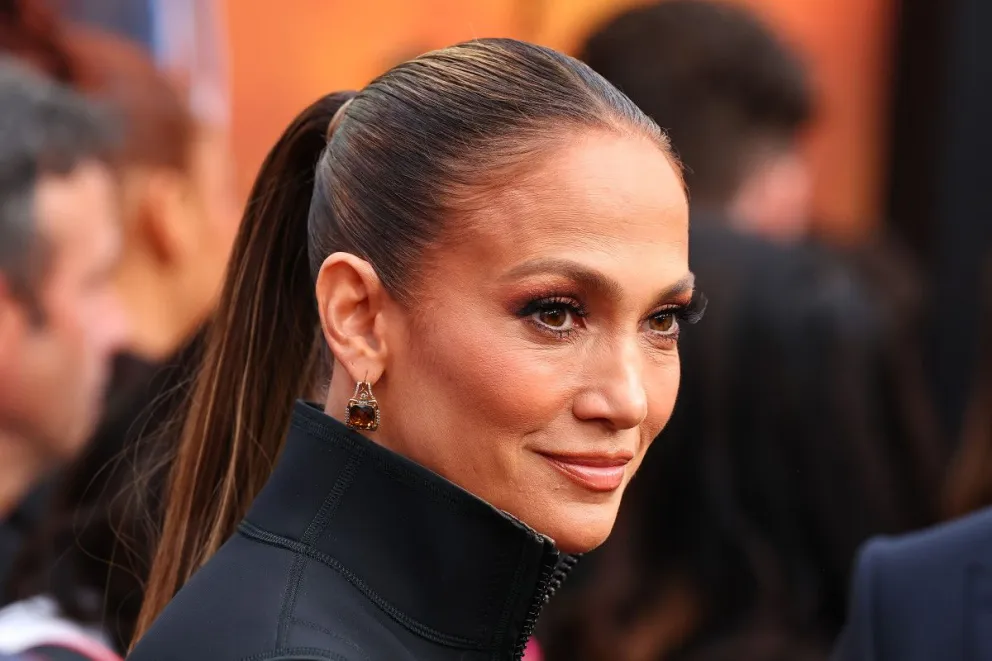 Es así como Jennifer López consigue tener un abdomen envidiable a sus 54 años