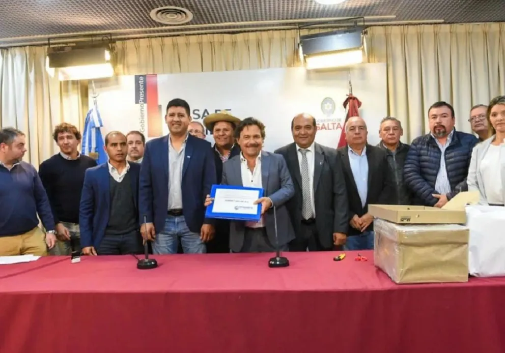 Gustavo Sáenz anunció que se abrieron los sobres de la licitación para la construcción del gasoducto de los Valles Calchaquíes
