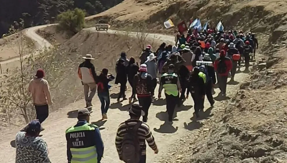 Cuatro grupos de fieles iniciaron la peregrinación más larga del Milagro Salteño