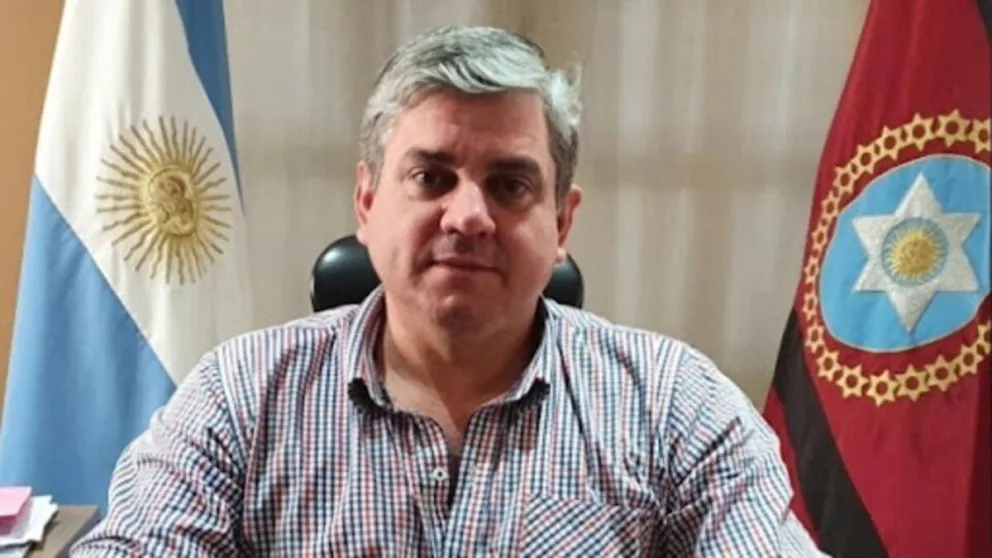 Municipales amenazan con un paro general al intendente Enrique Martínez