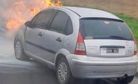 Preocupación en zona norte: un auto de alta gama se incendió en plena avenida 