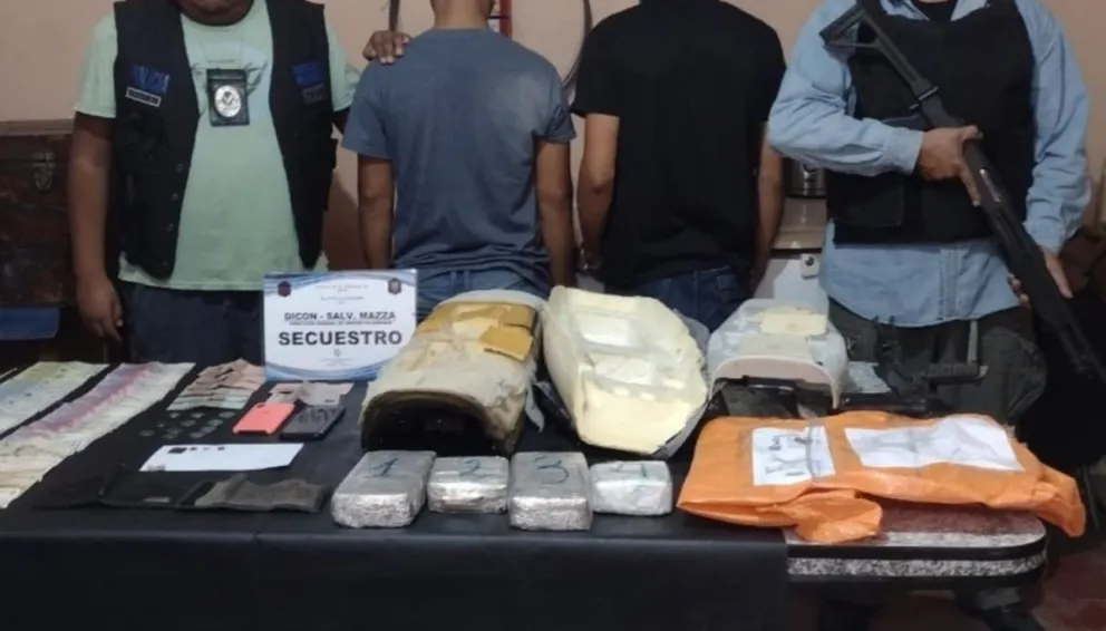La intentaban enviar por encomiendas: incautaron más de 6 kilos de cocaína