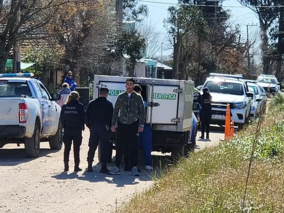 Horror en Florencio Varela: fue filmado mientras arrastraba el cadáver de su vecino por la calle 