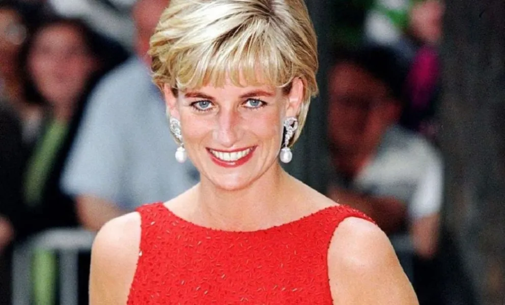 Estilo sin vencimiento: los increíbles looks de Lady Di que se siguen usando hoy para lucir a la moda